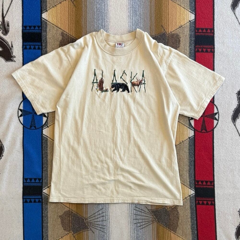 Vintage 90s Alaska Embroidered Animals T-Shirt Size Large Outdoor Nature